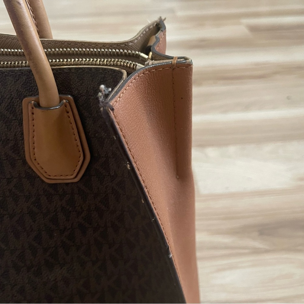 Michael Kors Brown and Tan Shoulder Bag with Structured Design - Picture 4 of 13